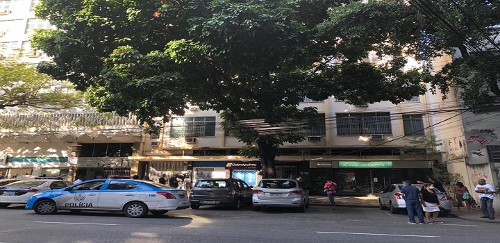 garota foi levada em estado grave para o Hospital Souza Aguiar.