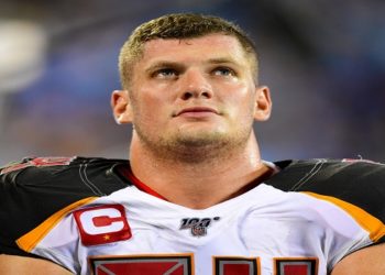 jOGADOR CARLS NASSIB SE ASSUME GAY