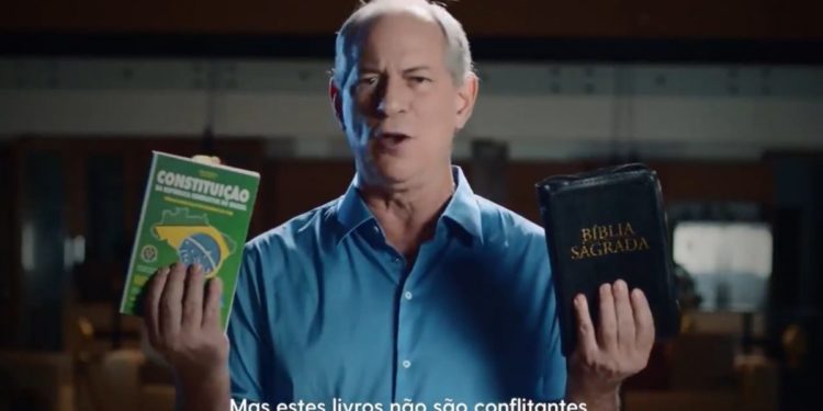 Ciro Gomes flertando com evangélicos