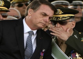 Mlitares e Bolsonaro no poder