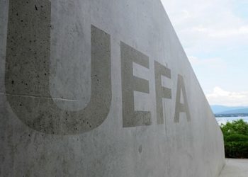 A Uefa, órgão que comanda o futebol europeu, aprovou nesta quinta-feira (24) uma proposta para remover a regra dos gols fora