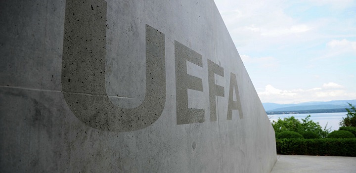 A Uefa, órgão que comanda o futebol europeu, aprovou nesta quinta-feira (24) uma proposta para remover a regra dos gols fora