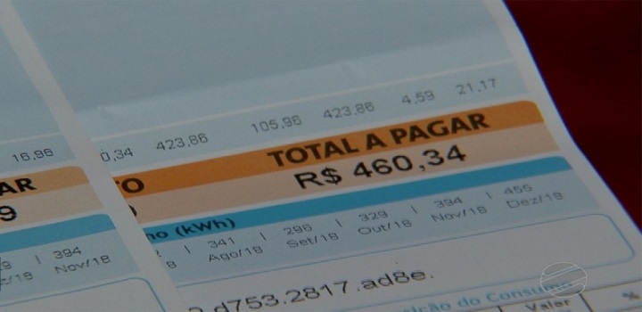Por causa da crise hídrica, a Agência Nacional de Energia Elétrica (Aneel) vai reajustar o preço da tarifa da bandeira vermelha 2,