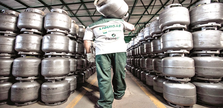 Botijão de 13 kg sobe antes mesmo de valer ajuste da Petrobras