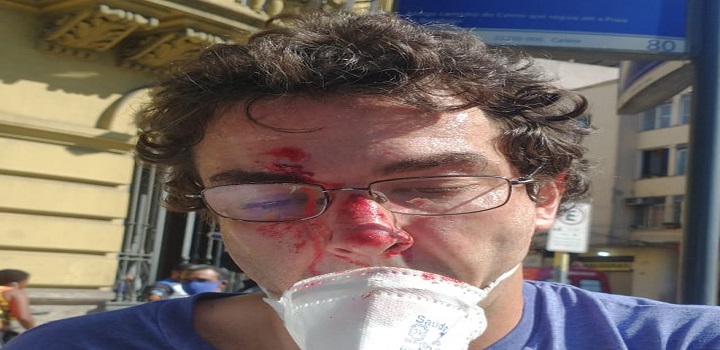 advogada envolvida na confusão disse que o tumulto teve início depois que policiais tentaram dar prioridade a uma mulher que estava no final da fila para a retirada de uma bicicleta de aplicativo