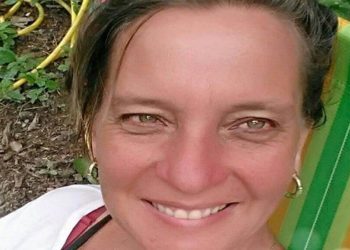 Christiane Hartmann, de 49 anos, foi uma das três vítimas de um ataque em Würzburg; ela foi morta na frente da filha de 11 anos