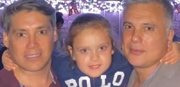 Bhavna Patel, uma cidadã britânica e americana de 38 anos, seu marido Vishal Patel, 42, e sua filha de um ano, Aishani Patel, permanecem desaparecidos. Parte do prédio de doze andares desabou na madrugada de quinta-feira (24)