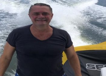 Equipes do Grupamento de Bombeiros Marítimo (GBMar), com o apoio da Marinha, realizam buscas por Fernando Dmitruk em Bertioga