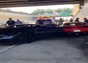 Batida entre 3 ferraris nos EUA