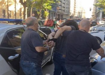 Homem mata mulher a facadas em Niterói