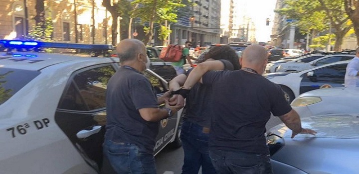 Homem mata mulher a facadas em Niterói