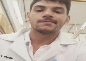 Médico suspeito de matar tio com 23 facadas em 2018 é preso enquanto fazia plantão