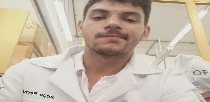 Médico suspeito de matar tio com 23 facadas em 2018 é preso enquanto fazia plantão