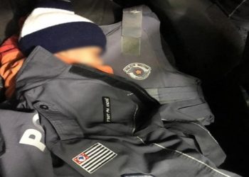 Segundo a Polícia Militar, termômetros marcavam 12ºC na madrugada desta segunda-feira (14), quando criança foi localizada, em Birigui.