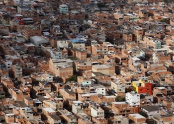 CONSTRUÇÕES IRREGULARES EM RIO DAS PEDRAS