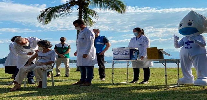 Paqueta vacina populaçao contra Covid