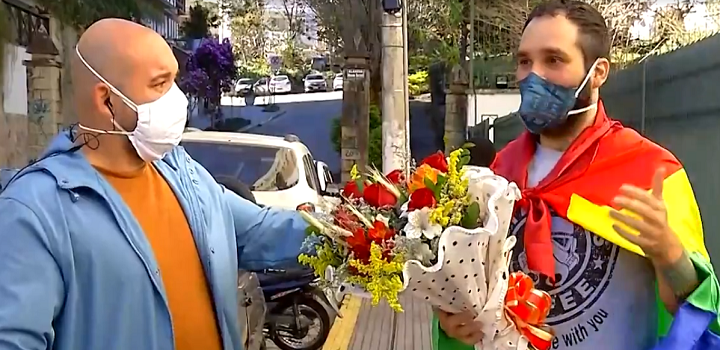 Repórter Ádison Ramos é surpreendido ao vivo pelo marido no Dia do Orgulho LGBTQIA+