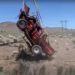 Youtubers jogam Toyota Hilux a 3 mil metros