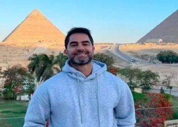 Victor Sorrentino disse que pediu desculpas pelo ocorrido. Em vídeo, médico aparece constrangendo vendedora egípcia com piadas de cunho sexual.