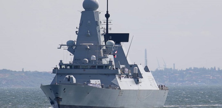 A Rússia convocou para uma reunião a embaixadora britânico em Moscou e alertou o Reino Unido que, se embarcações de guerra britânicas voltarem a navegar na costa da Crimeia, no Mar Negro,