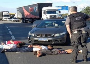 Quadrilha foi surpreendida na Rodovia Presidente Dutra com chave de fenda e alicate de pressão