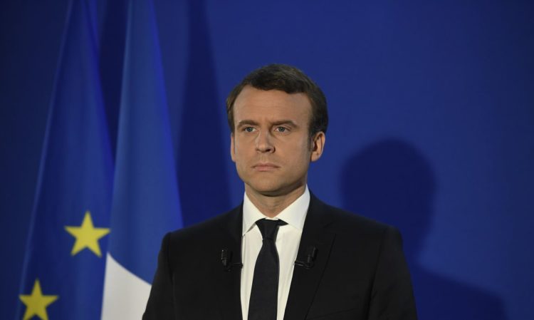 França avalia posicionar armas nucleares em países europeus aliados.