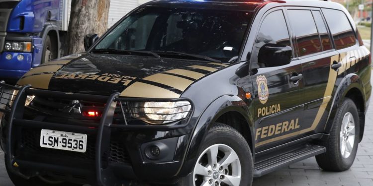 Polícia Federal na Operação Basura