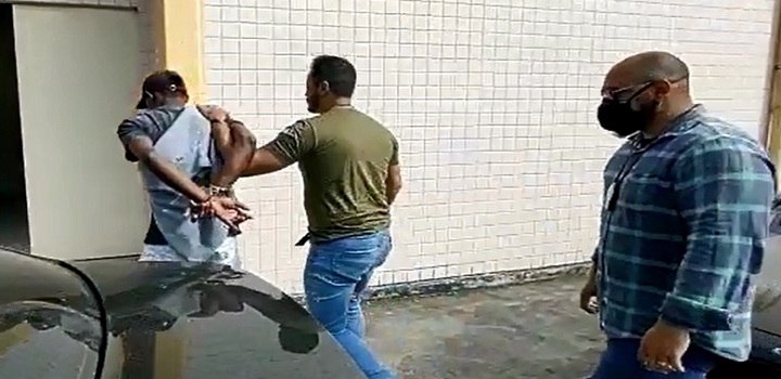 Policiais da 105ª Delegacia Policial do Retiro, em Petrópolis, na Região Serrana do Rio, prenderam na tarde desta sexta-feira (16), um homem de 27 anos e uma mulher de 29, padrasto e mãe da menina Angelina Mirandella,