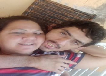 André Padilha e a mãe, Marisa Padilha, moradores de Fernandópolis (SP), lutam para conseguir tratamento — Foto: Arquivo Pessoal