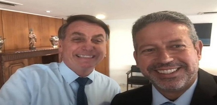 Jair Bolsonaro ligou ontem para Arthur Lira e disse que queria se licenciar
