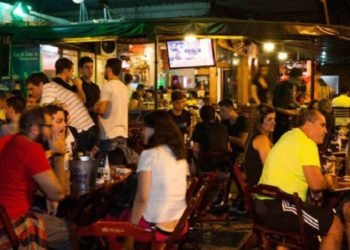 bares e restaurantes no RJ vão retomando as atividades