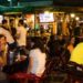 bares e restaurantes no RJ vão retomando as atividades