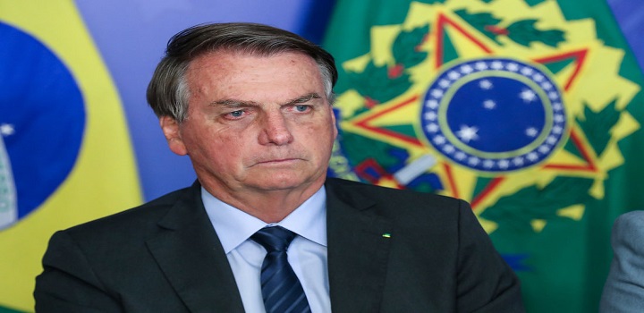 Bolsonaro quer revogar lei da vacinação compulsória contra a covid-19