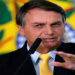 Bolsonaro continua internad em SP
