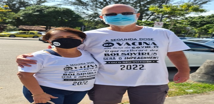 Casal usa camisa contra Bolsonaro e é impedido de se vacinar