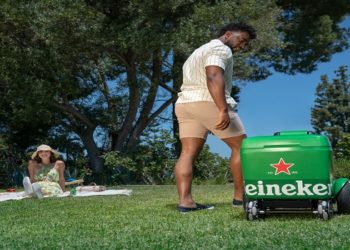 Robô que vai servir cerveja