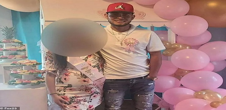 homem ficou perplexo quando a polícia o prendeu em um hospital dos Estados Unidos enquanto sua "namorada" dava à luz filho do casal.