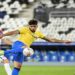 Brasil perde Gabriel Jesus por expulsão, mas bate o Chile com gol de Paquetá