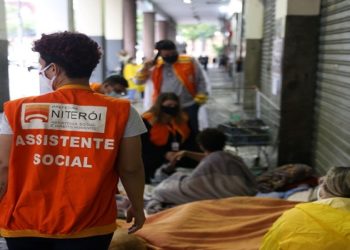 Prefeitura de Niterói organizou, por meio da Secretaria Municipal de Assistência Social e Economia Solidária (SMASES), iniciou nesta quarta-feira (28) uma ação intensificada das equipes de abordagem nas ruas dos bairros que concentram a maior parte da população em situação de rua na cidade.
