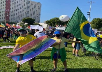 Manifestantes fazem protesto contra o presidente Bolsonaro no Rio