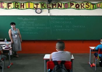 início do segundo semestre do ano letivo para os estudantes do Rio de Janeiro será com aulas presenciais.