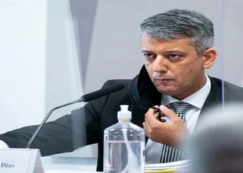 Omar Aziz dá voz de prisão a Roberto Dias, acusado de mentir na CPI