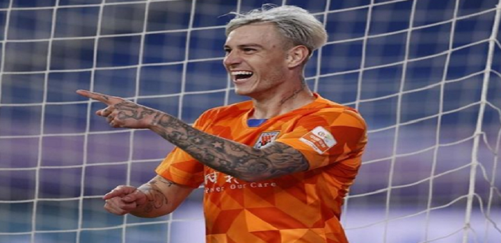 Flamengo vai atrás de Roger Guedes