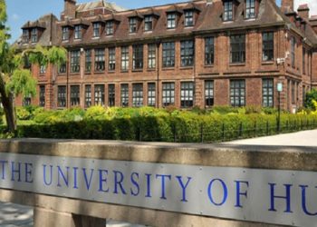 alunos fraudam teste de covid para faltarem aula no Reino Unido