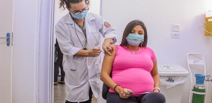 Grávidas: Segunda dose deve ser aplicada 12 semanas após a primeira