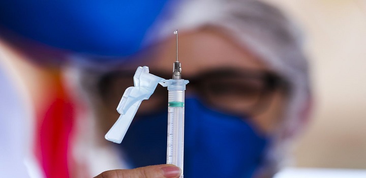 municipios recebem doses de vacina contra a covd 19 no RJ