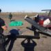 Suspeitos abandonaram sacos de droga e fugiram antes da chegada dos policiais. PF fará perícia no local nesta segunda-feira (2) para tentar identificar digitais na aeronave.
