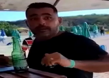 Agressor usa palavrões e sugere que vítima tenha relações sexuais. Jovem diz que 'não deseja isso para ninguém'