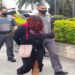 MÃE ESPANCA FILHA ATÉ A MORTE EM SANTOS-SP