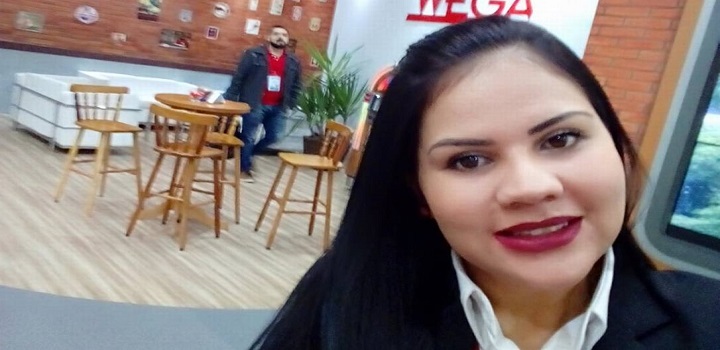Marina Gomes Vieira, de 31 anos, comemorava a despedida de solteira de uma amiga; ela chegou a ser socorrida pelos bombeiros, que tiveram que passar pelo público na pista de dança